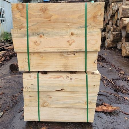 邦皓木业供应新西兰松设备垫木铁路道木可定制加工尺寸建筑木方