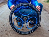 新型减震轮：轮椅和自行车的福音